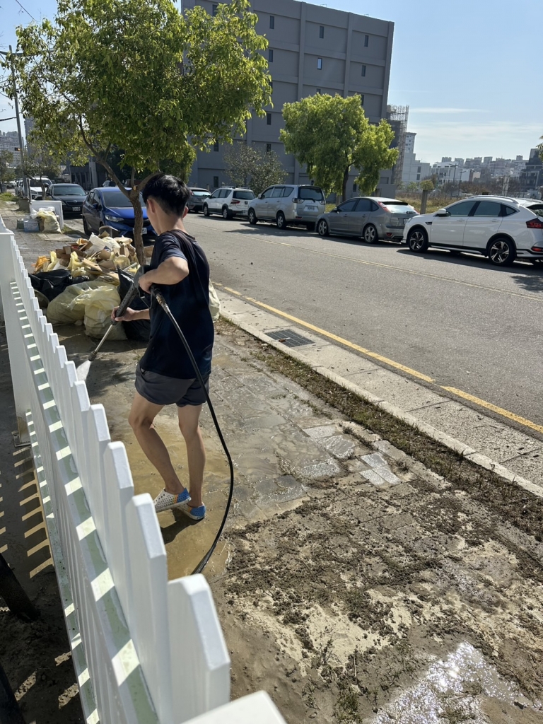 台中北屯游泳學院裝潢細清