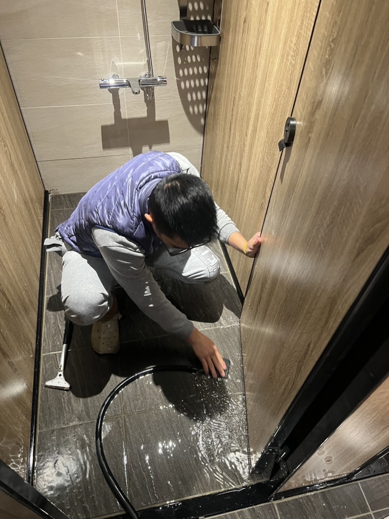 台中北屯游泳學院裝潢細清