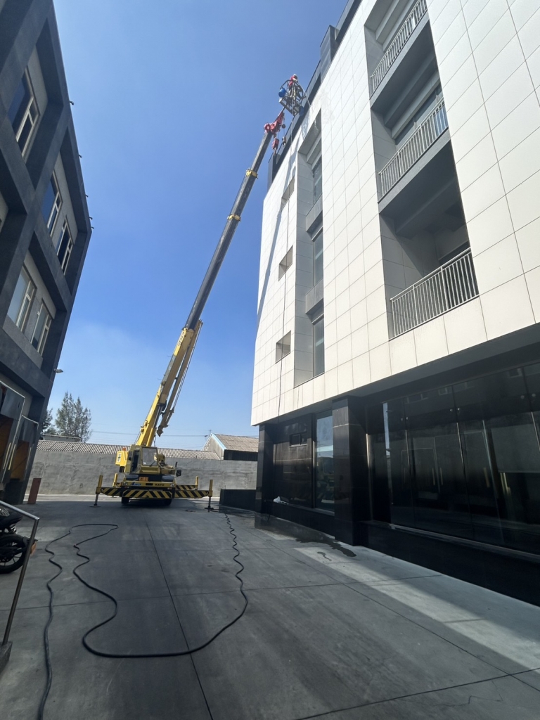 雲林廠區辦公大樓外牆及玻璃清洗