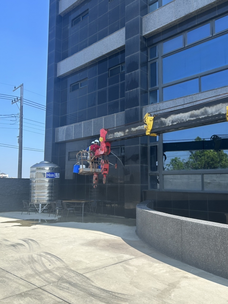雲林廠區辦公大樓外牆及玻璃清洗