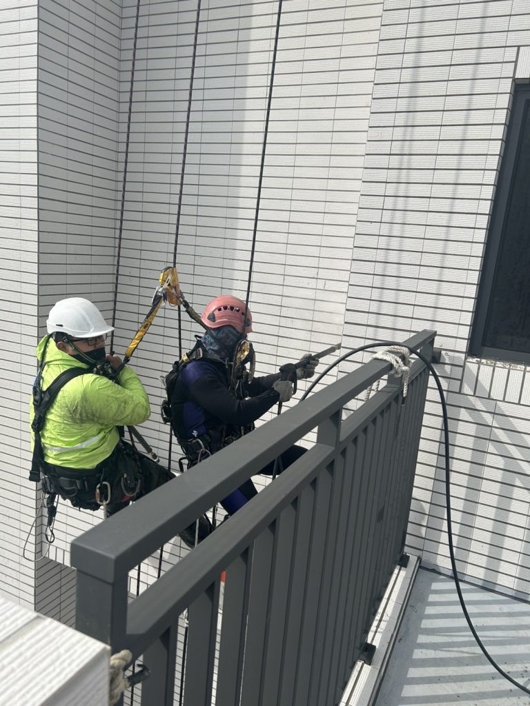 台中蜘蛛人懸吊清洗外牆