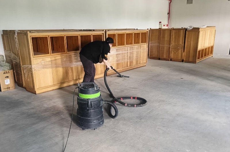 專攻裝潢細清與交屋清潔，深受客戶肯定